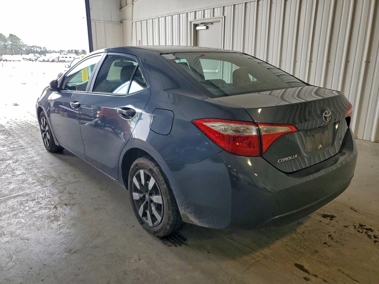 Toyota Corolla L Image 3