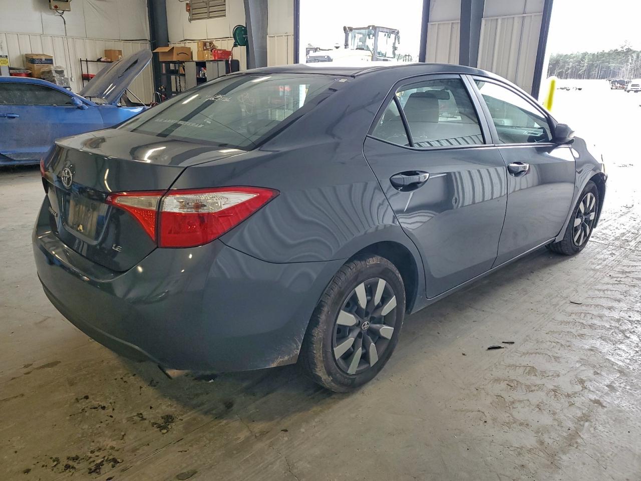 Toyota Corolla L Image 8