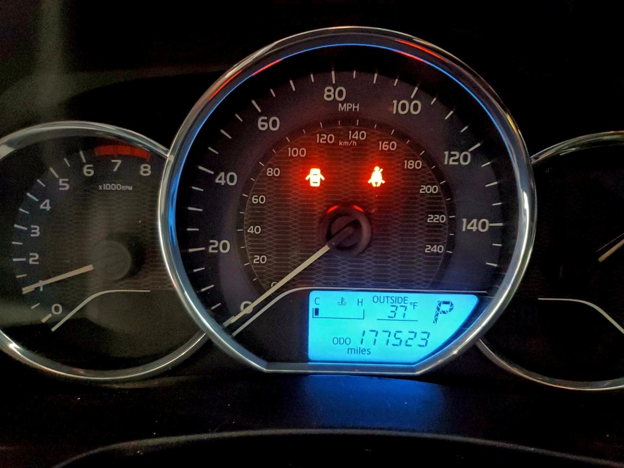 Toyota Corolla L Image 12