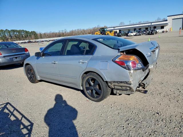 Nissan Altima 2.5 Image 2