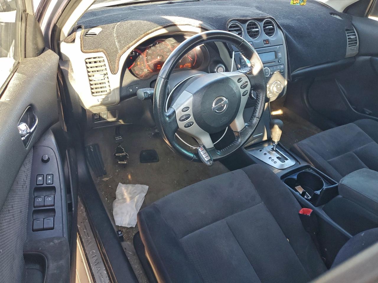 Nissan Altima 2.5 Image 12
