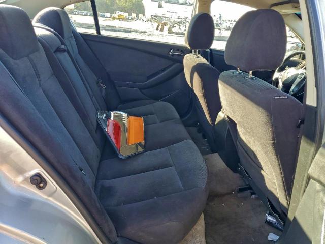 Nissan Altima 2.5 Image 10