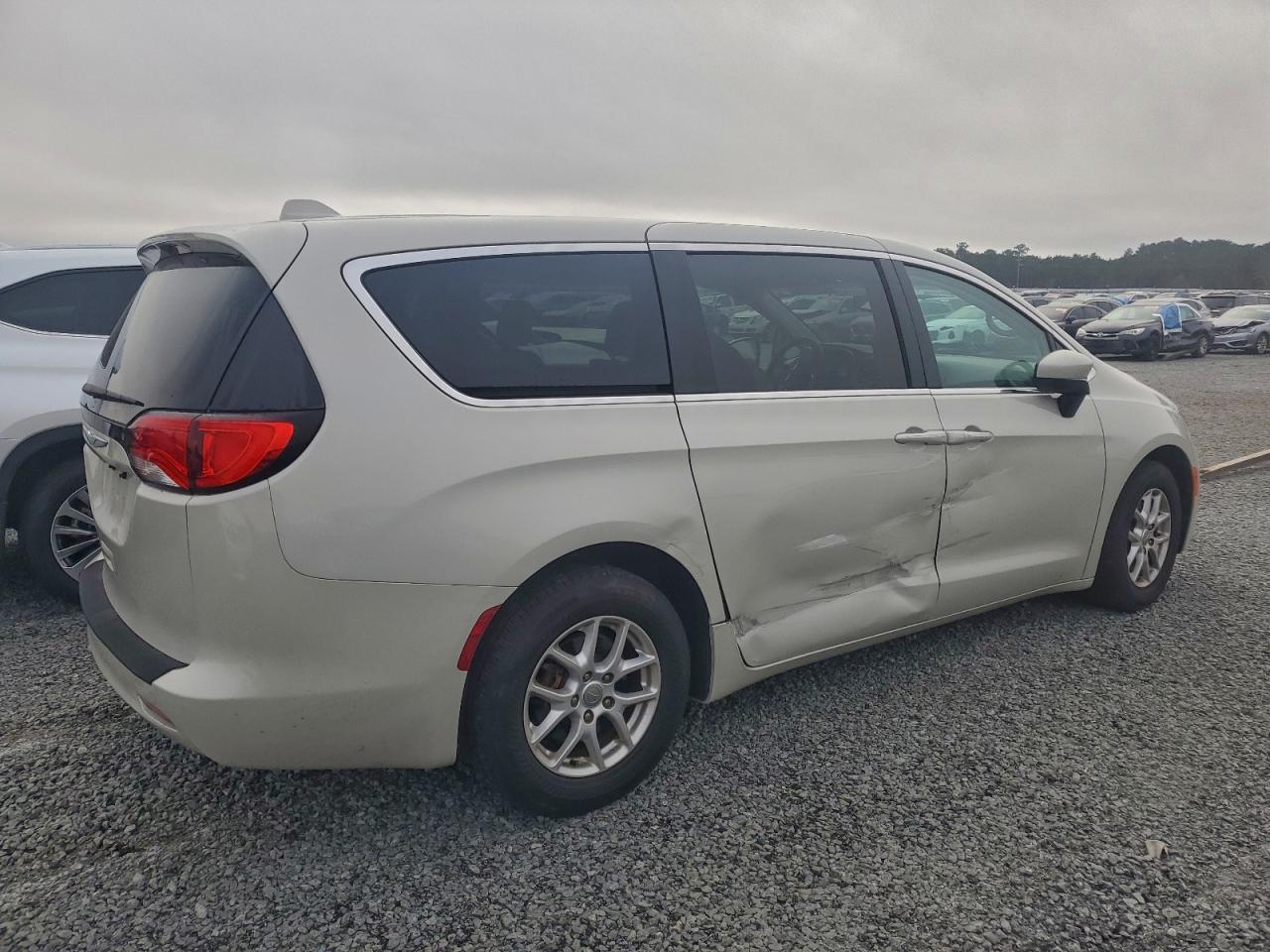Chrysler Pacifica Lx Image 3