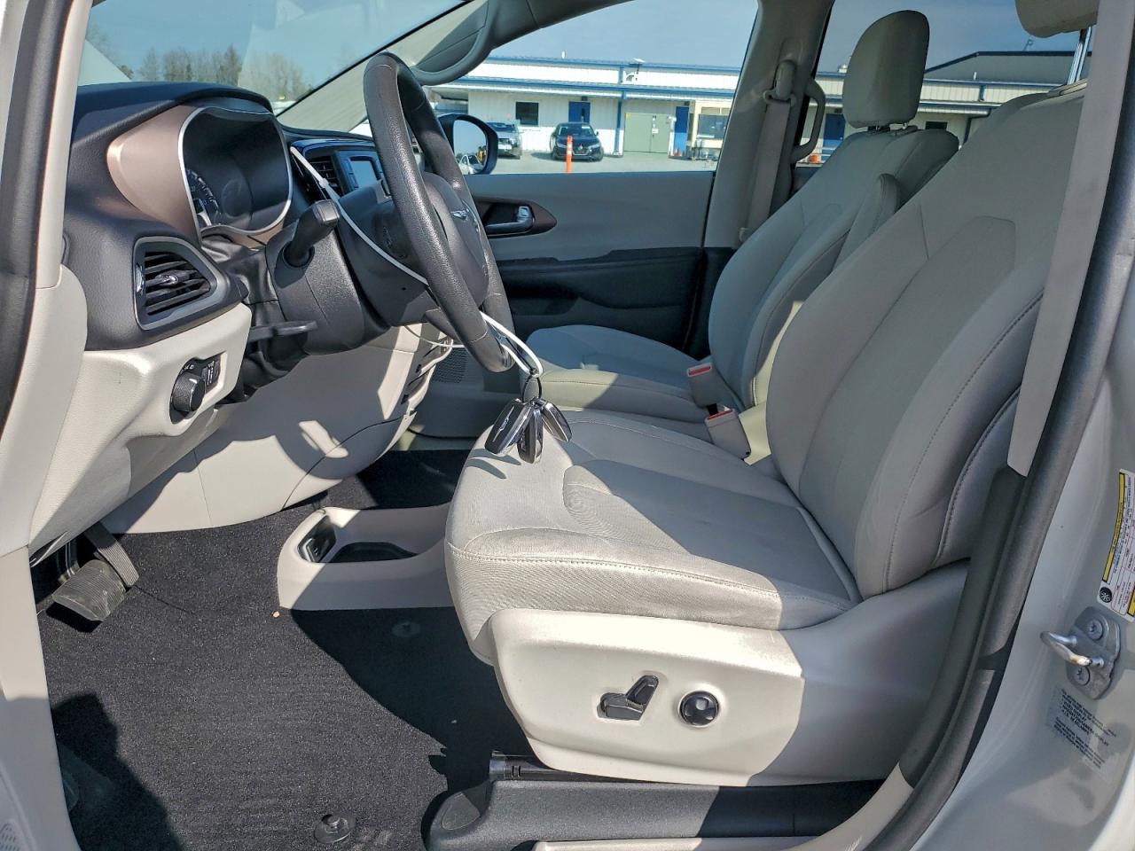 Chrysler Pacifica Lx Image 9