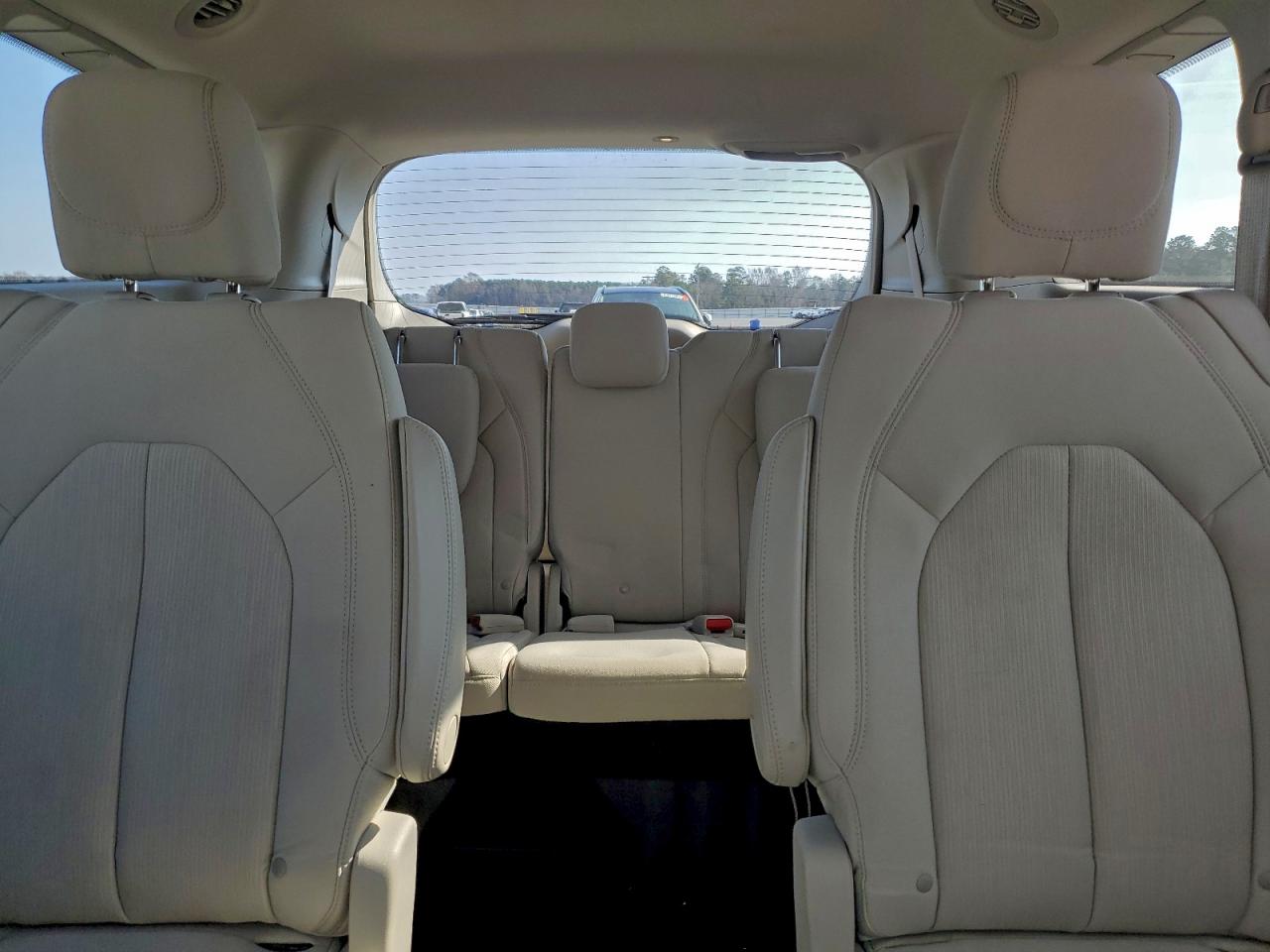 Chrysler Pacifica Lx Image 8