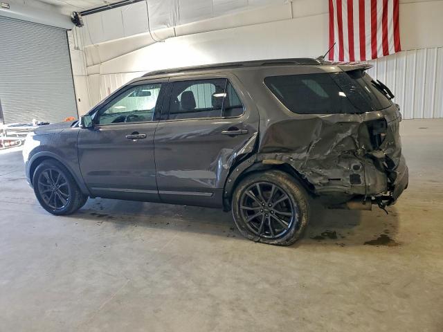 Ford Explorer Xlt Image 5