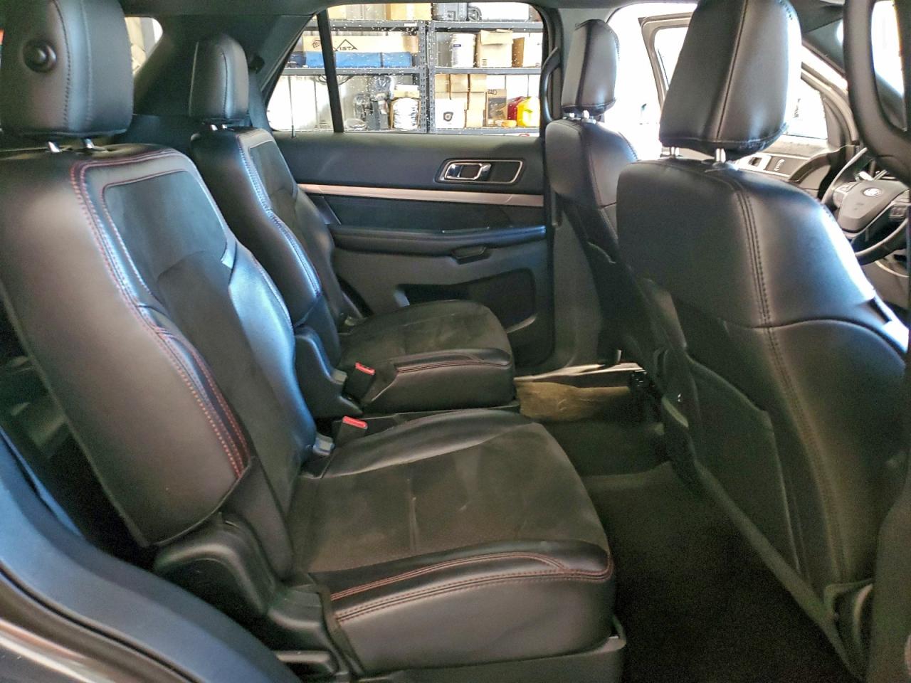 Ford Explorer Xlt Image 8