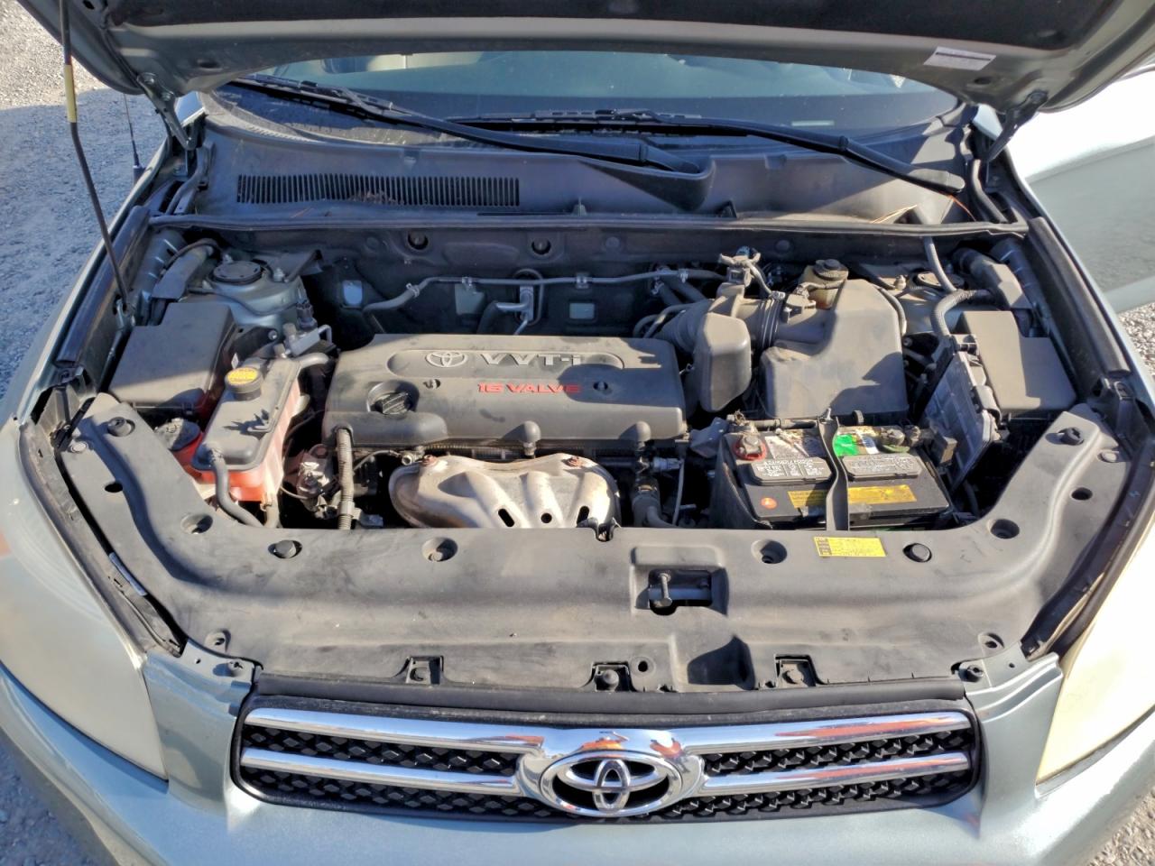 Toyota RAV4 Limited Image 9