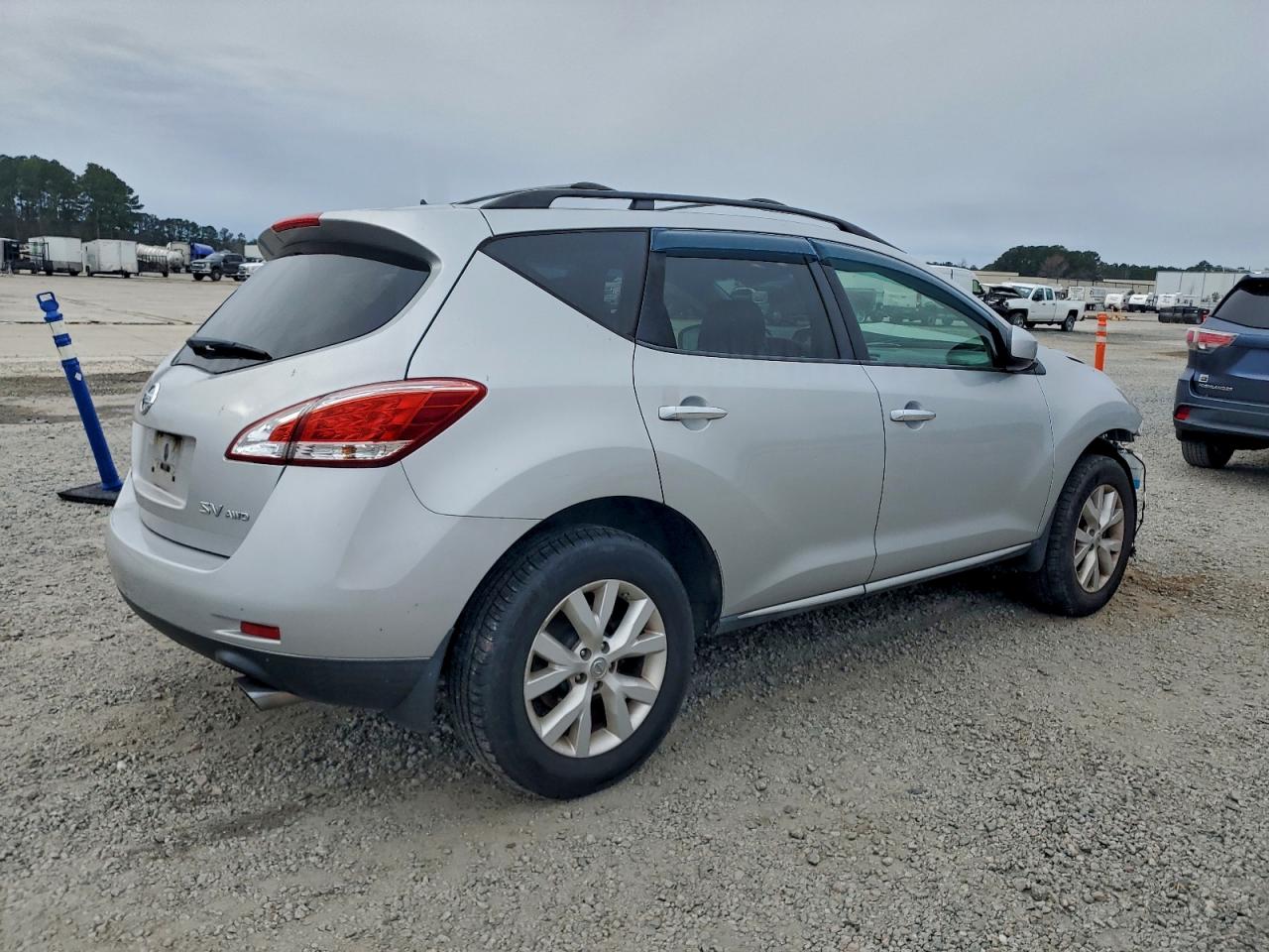Nissan Murano S Image 2