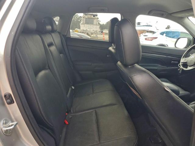 Mitsubishi Outlander Se Image 12