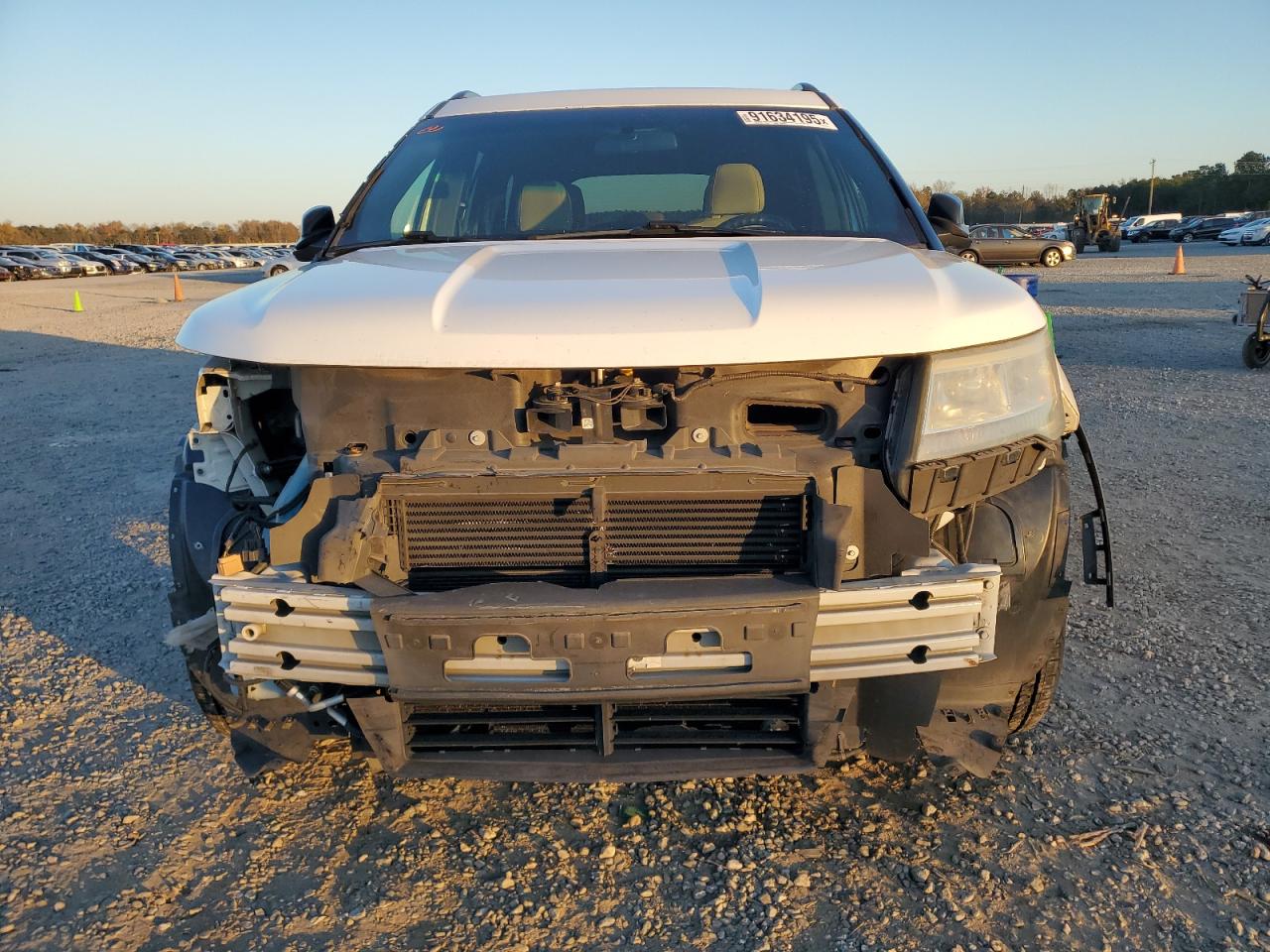 Ford Explorer Image 3