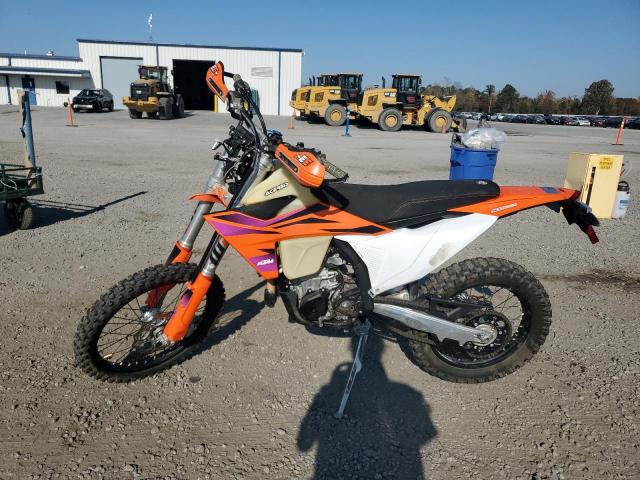 KTM Motorcycle Image 3