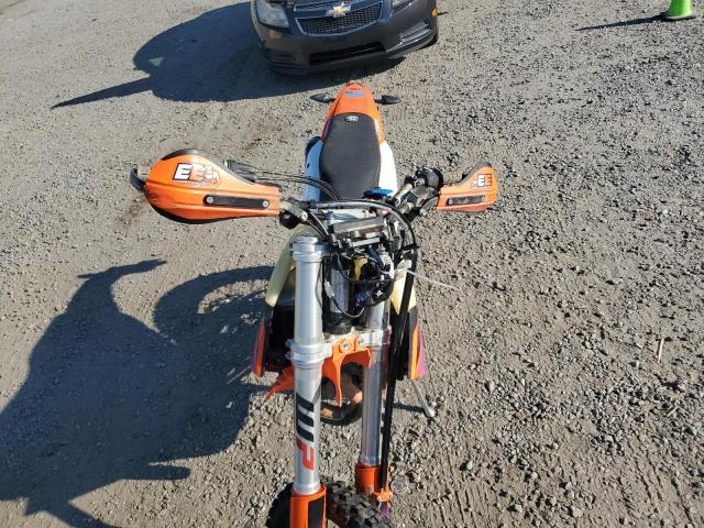 KTM Motorcycle Image 5