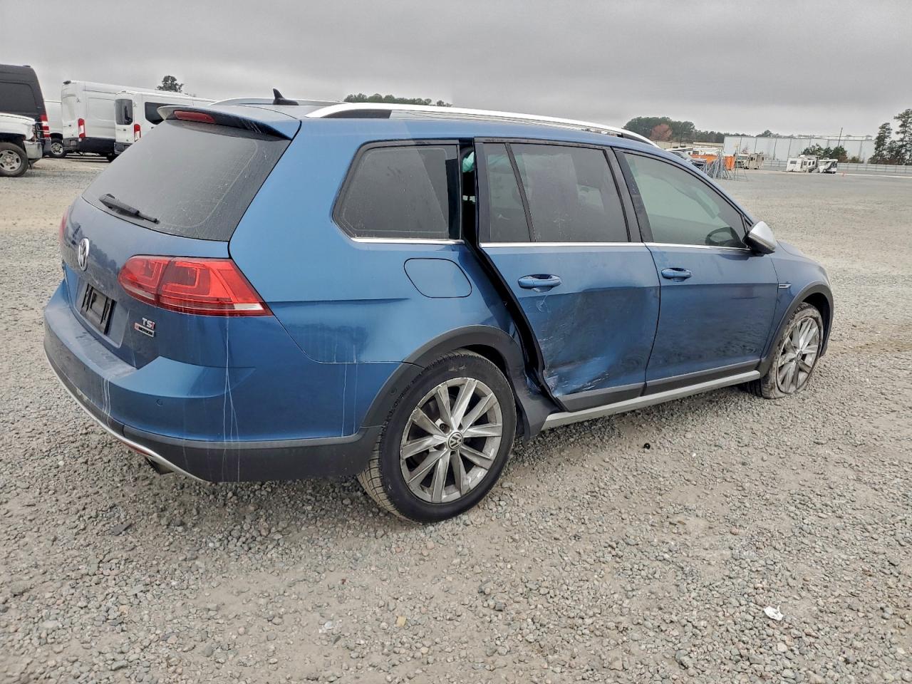 Volkswagen Golf S Image 3