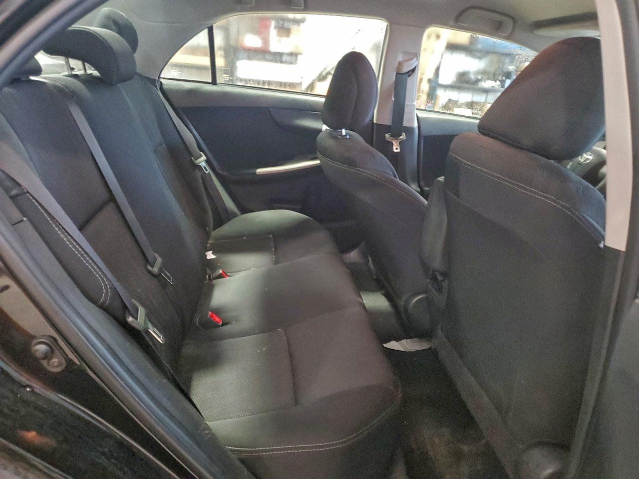 Toyota Corolla Base Image 6