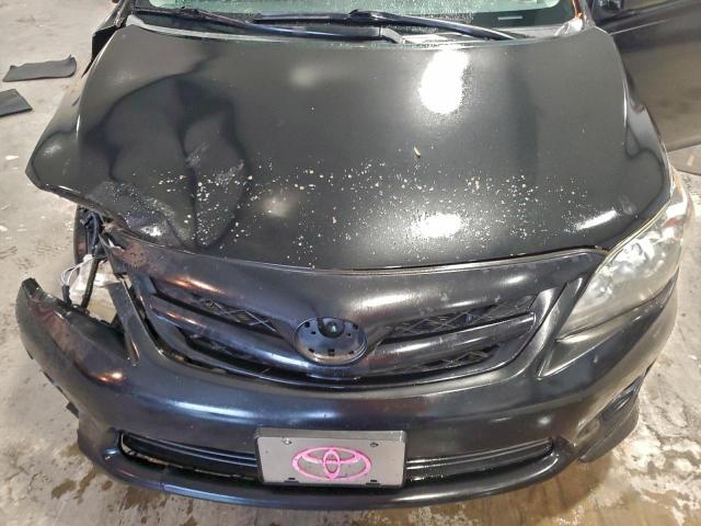 Toyota Corolla Base Image 9