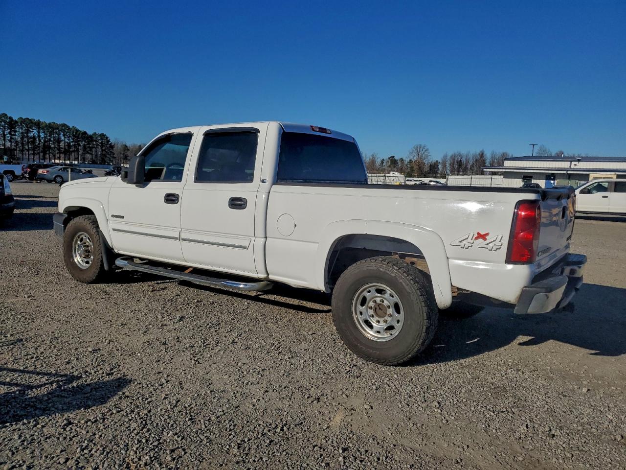 Chevrolet Silverado K2500 Image 2