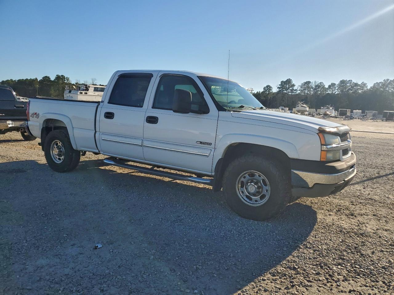 Chevrolet Silverado K2500 Image 4