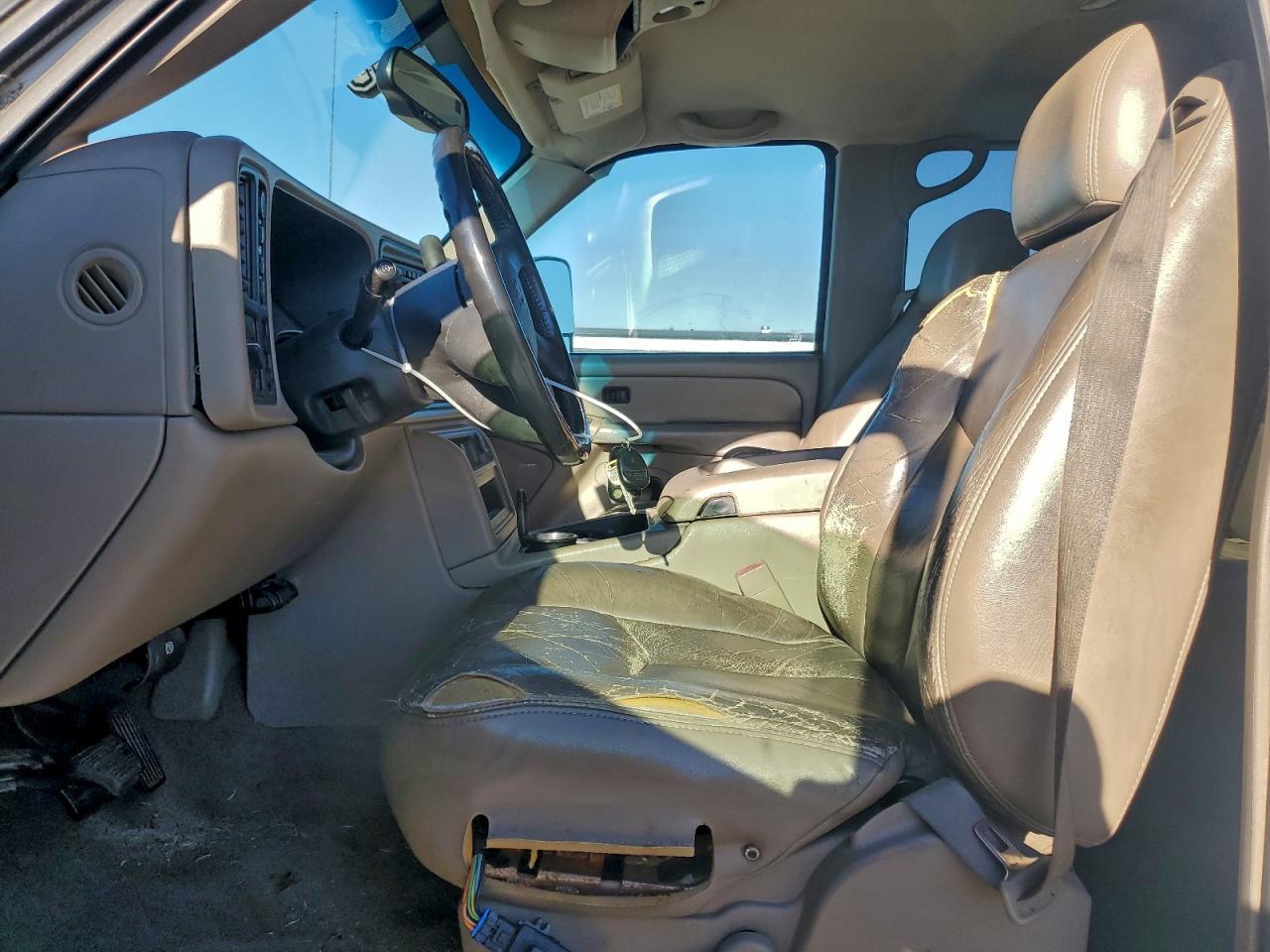 Chevrolet Silverado K2500 Image 7