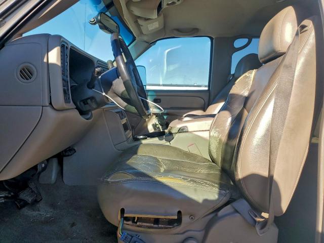 Chevrolet Silverado K2500 Image 7