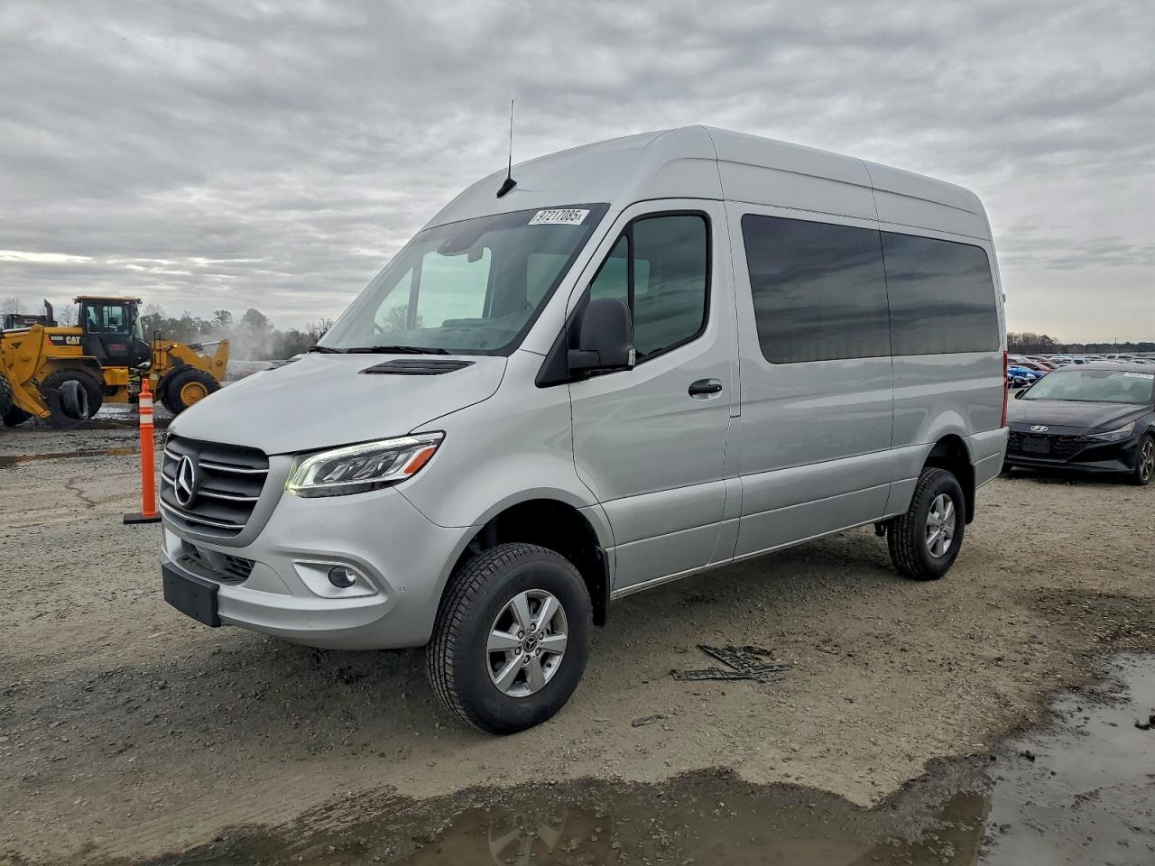 Mercedes-Benz Sprinter 2500 Image 1