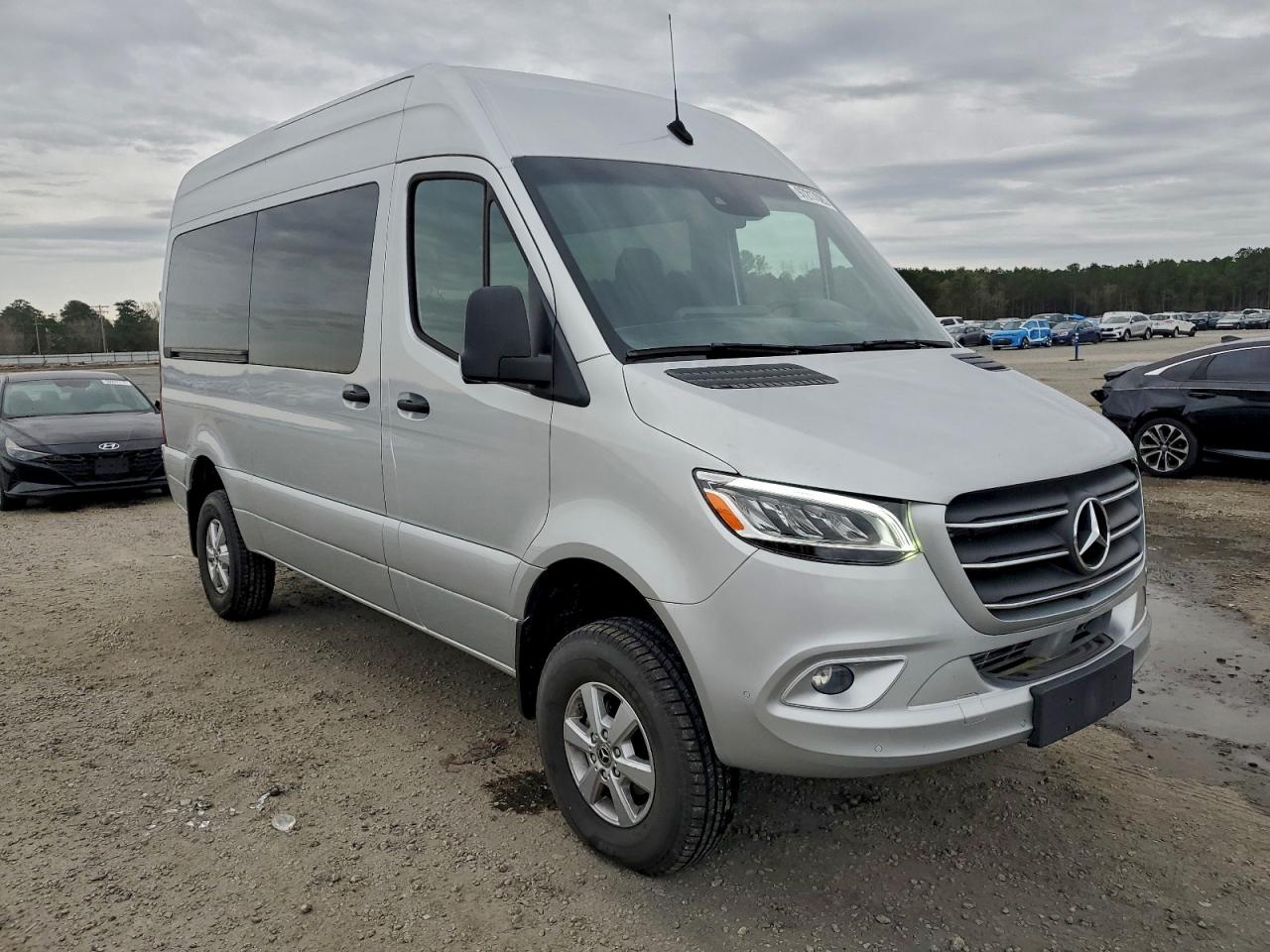 Mercedes-Benz Sprinter 2500 Image 4