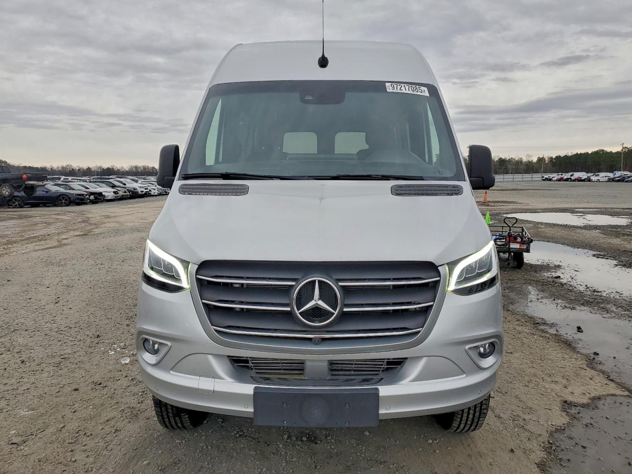 Mercedes-Benz Sprinter 2500 Image 3