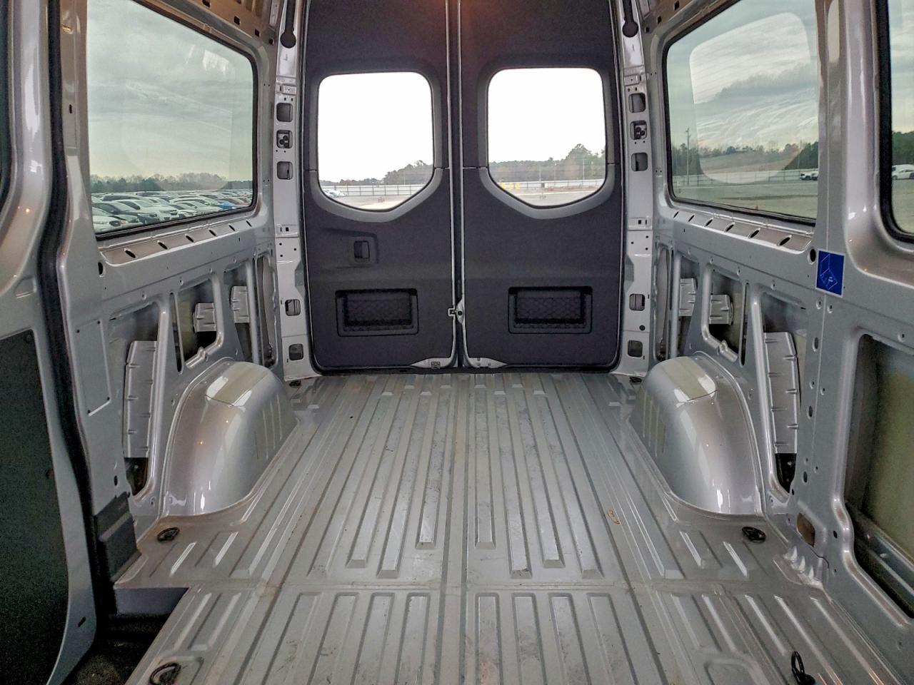 Mercedes-Benz Sprinter 2500 Image 7