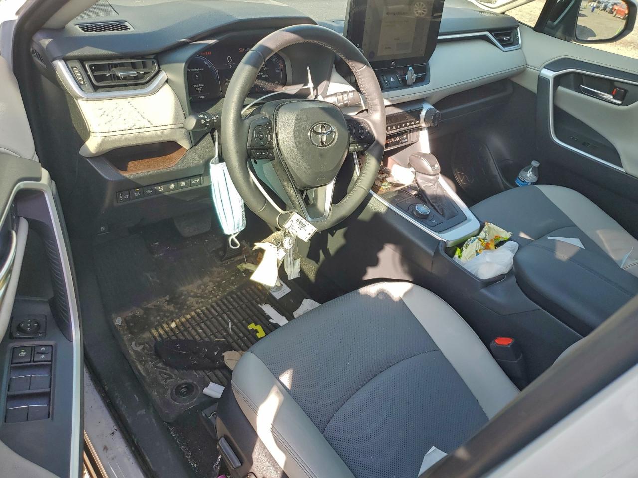 Toyota RAV4 Limited Image 13