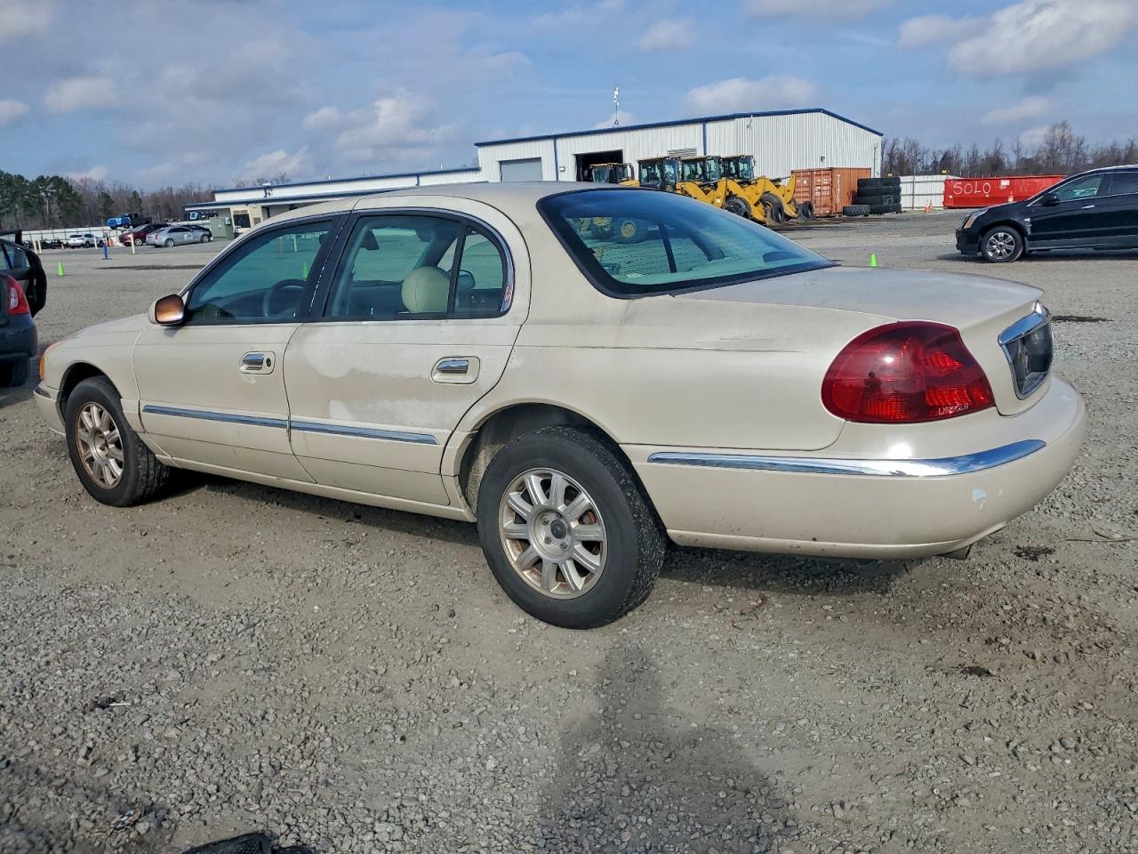 Lincoln Continental Image 3