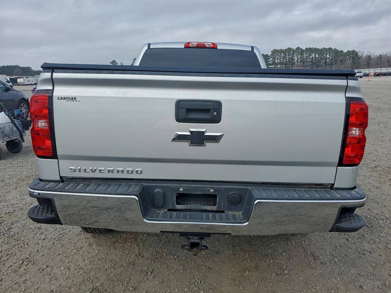 Chevrolet Silverado K1500 Image 4