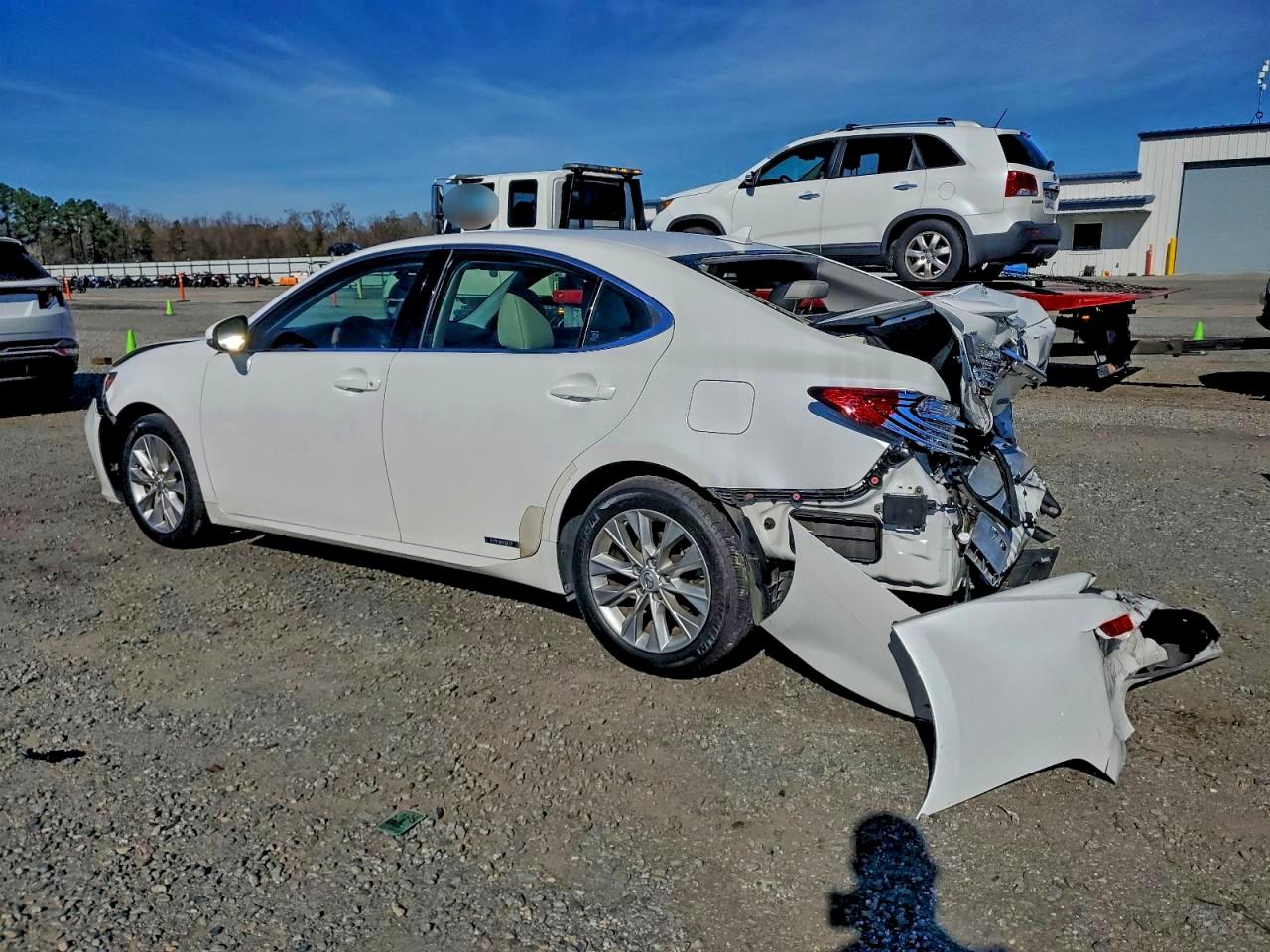 Lexus Es 300h Image 2