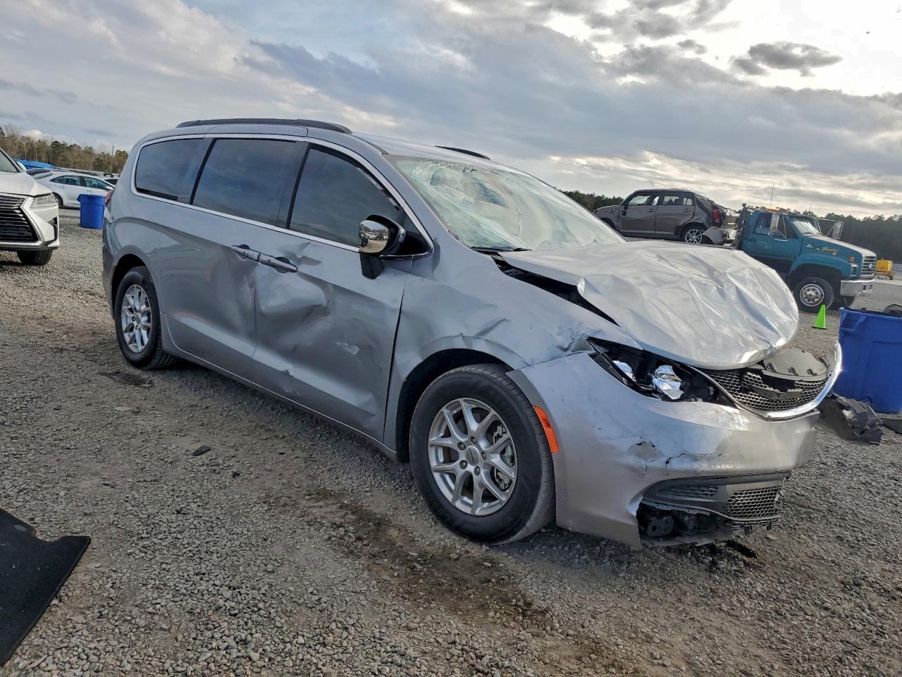 Chrysler Minivan Lxi Image 6