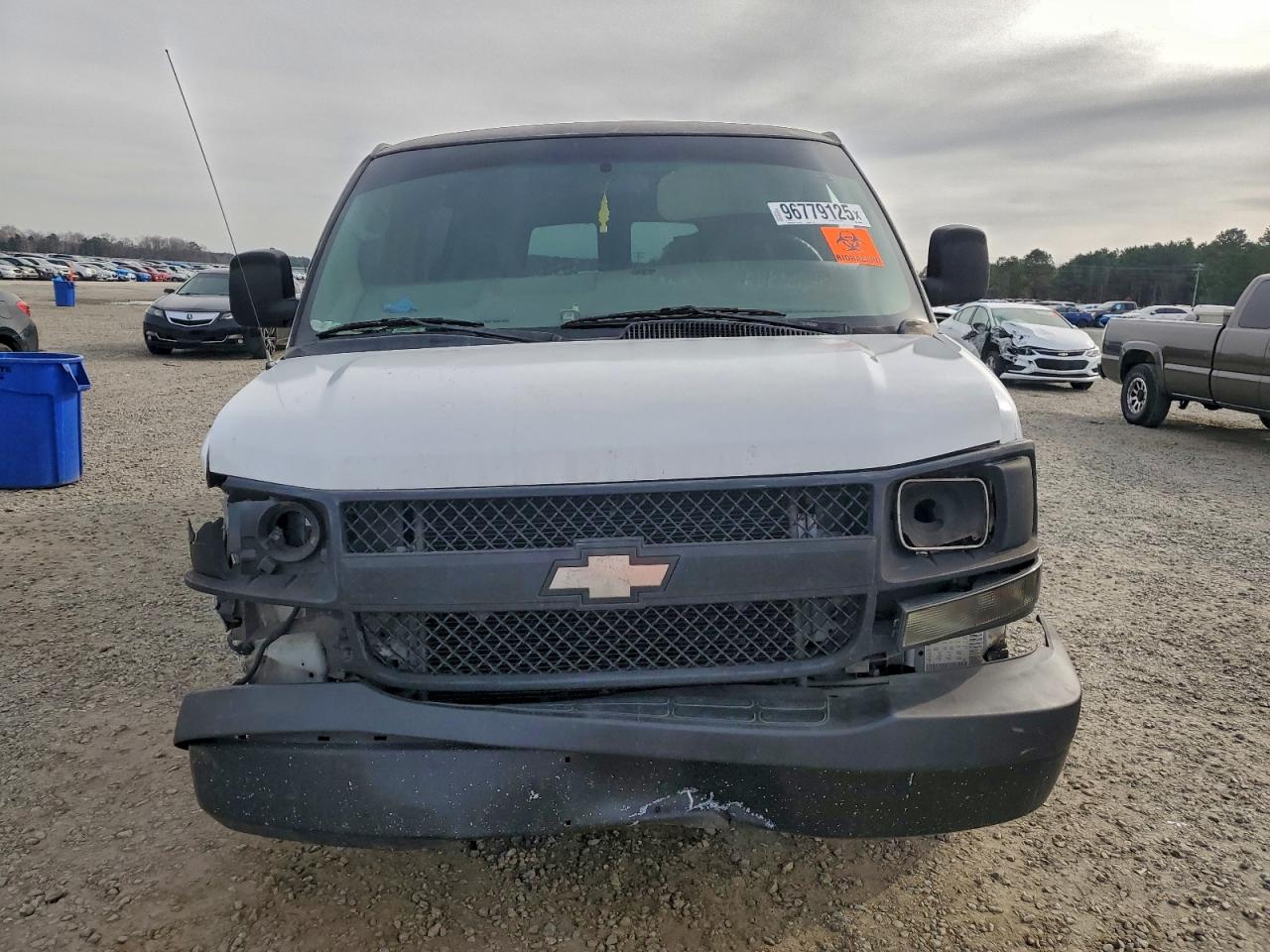 Chevrolet Express Image 11