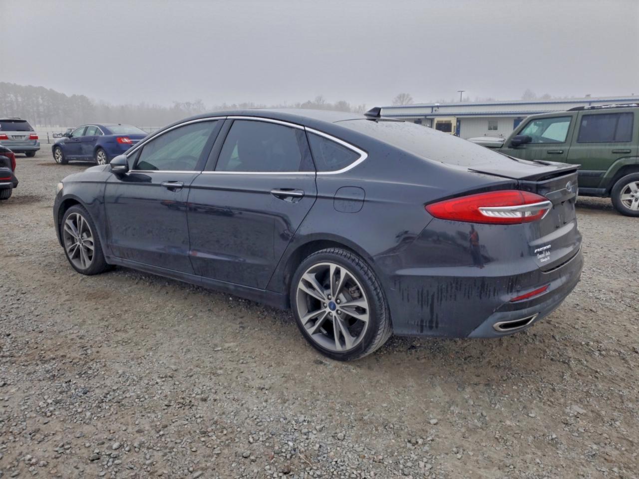 Ford Fusion Titanium Image 2
