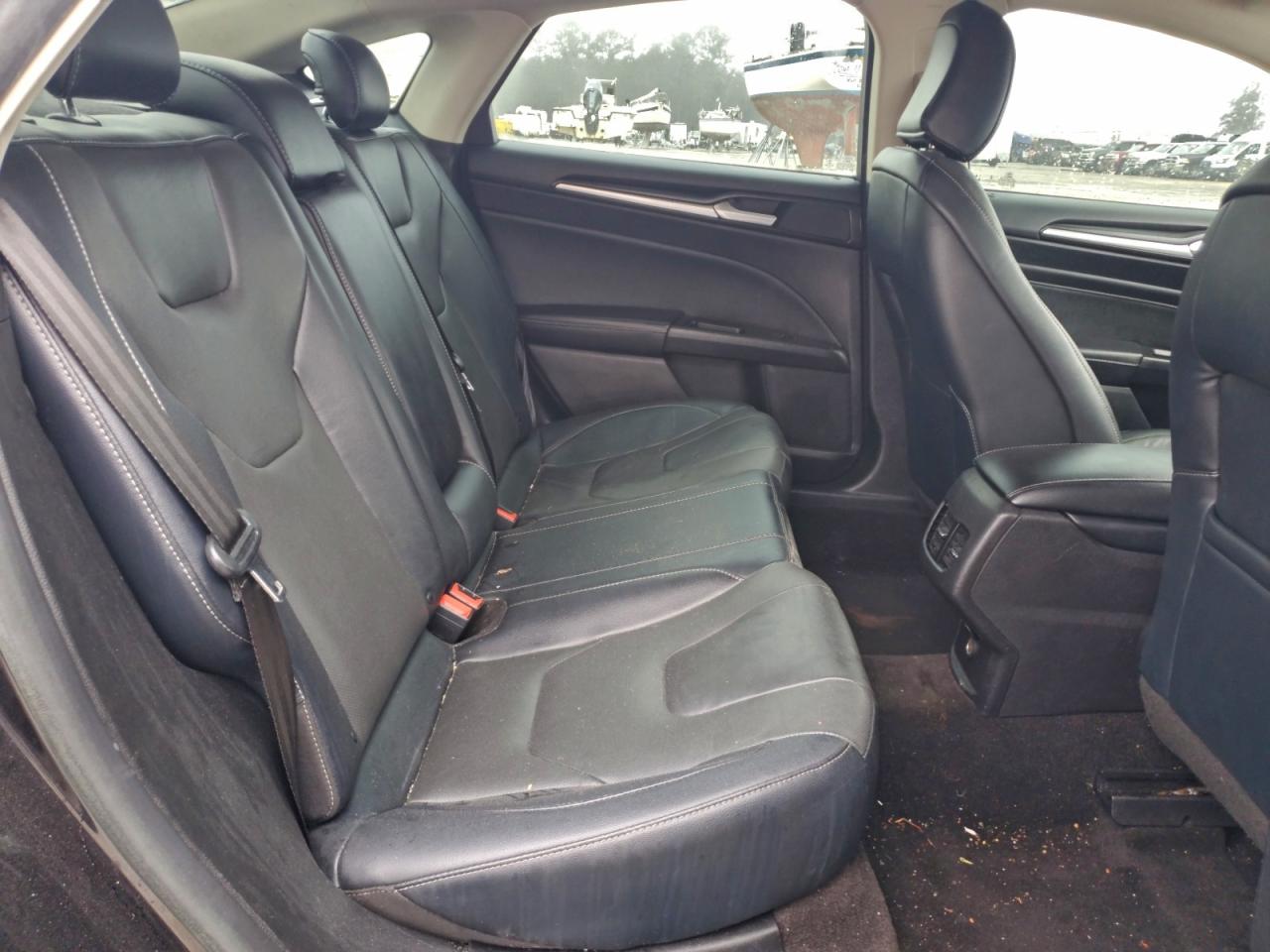 Ford Fusion Titanium Image 11