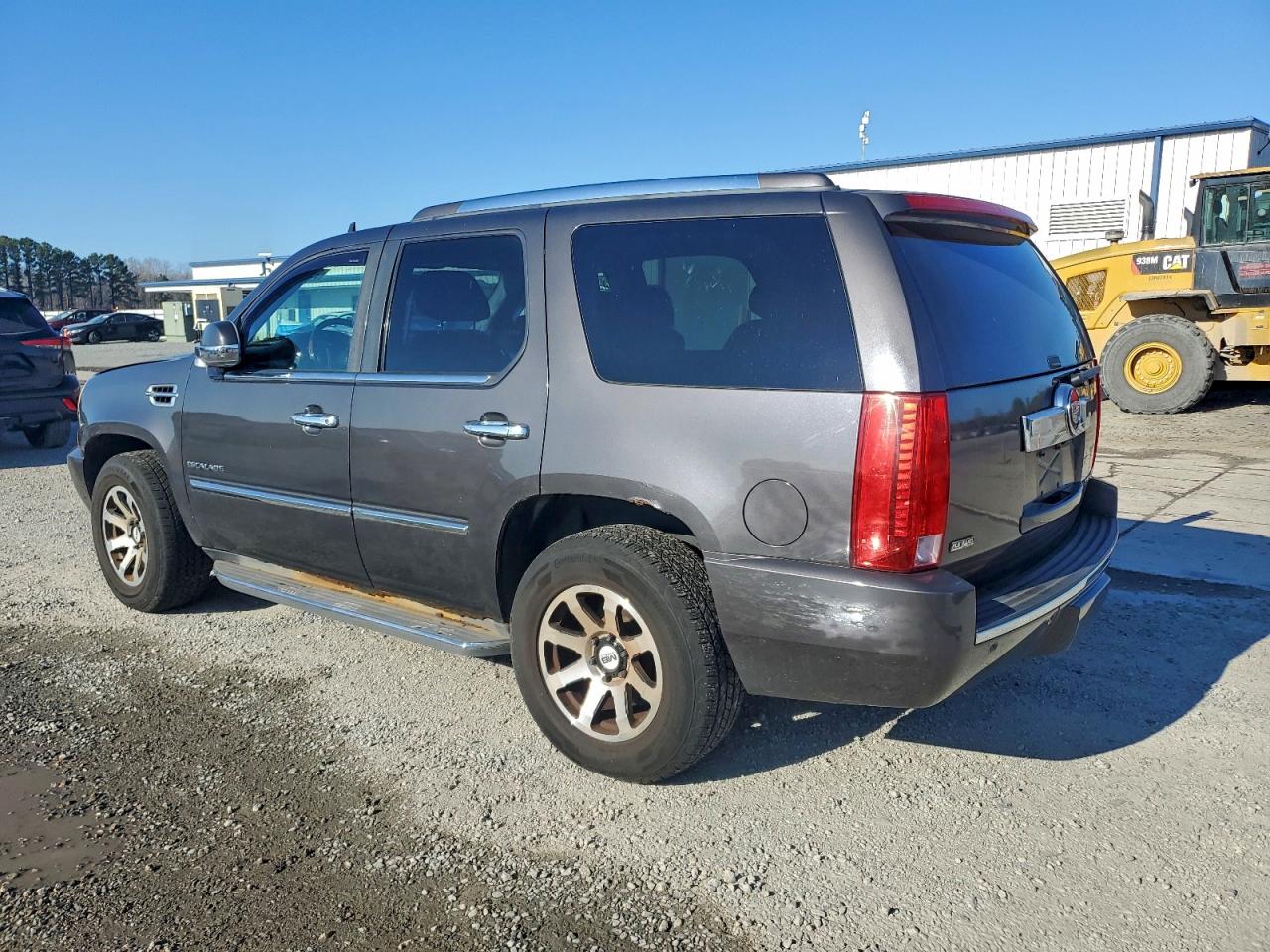 Cadillac Escalade Luxury Image 2