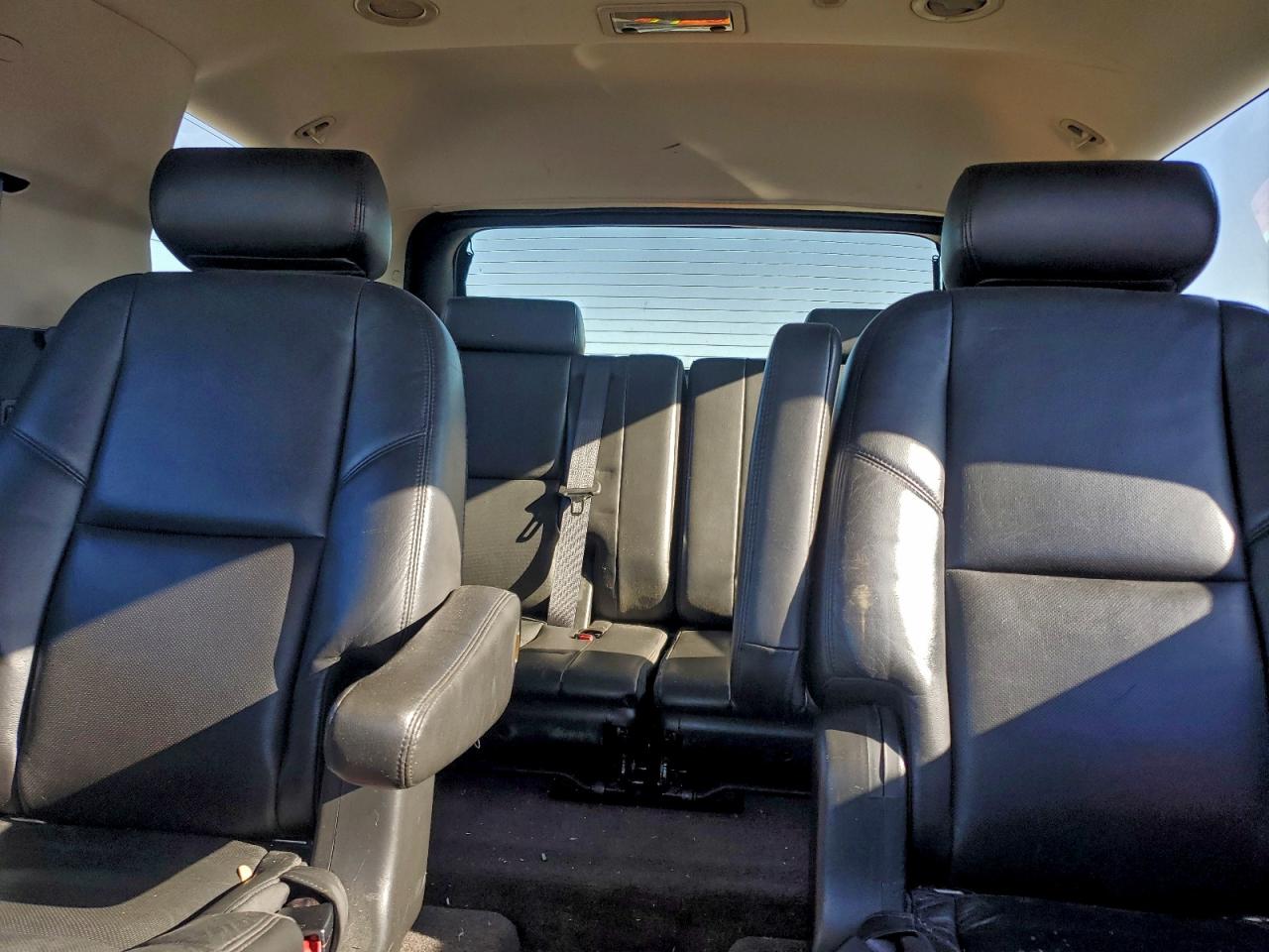 Cadillac Escalade Luxury Image 11