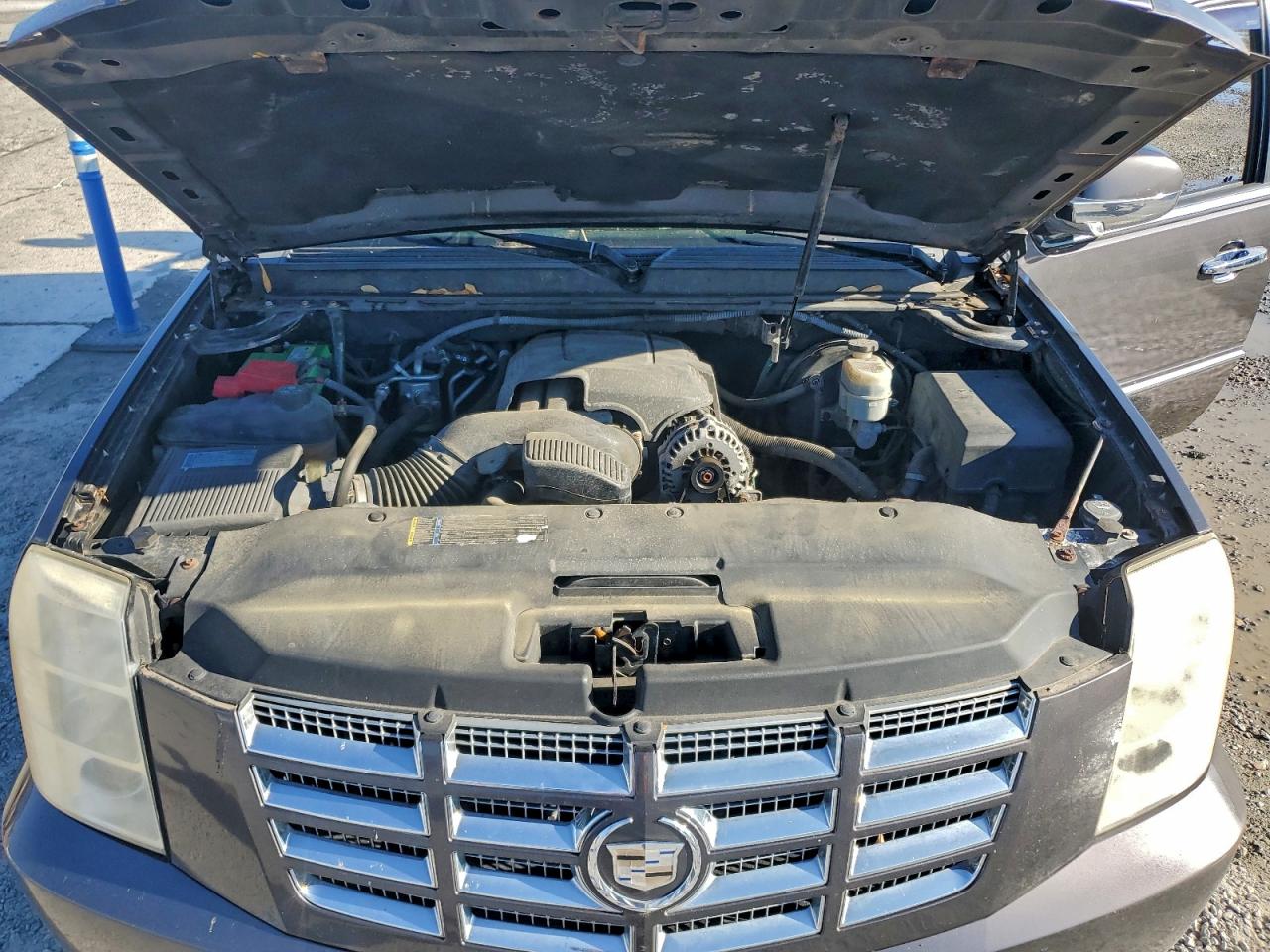 Cadillac Escalade Luxury Image 8