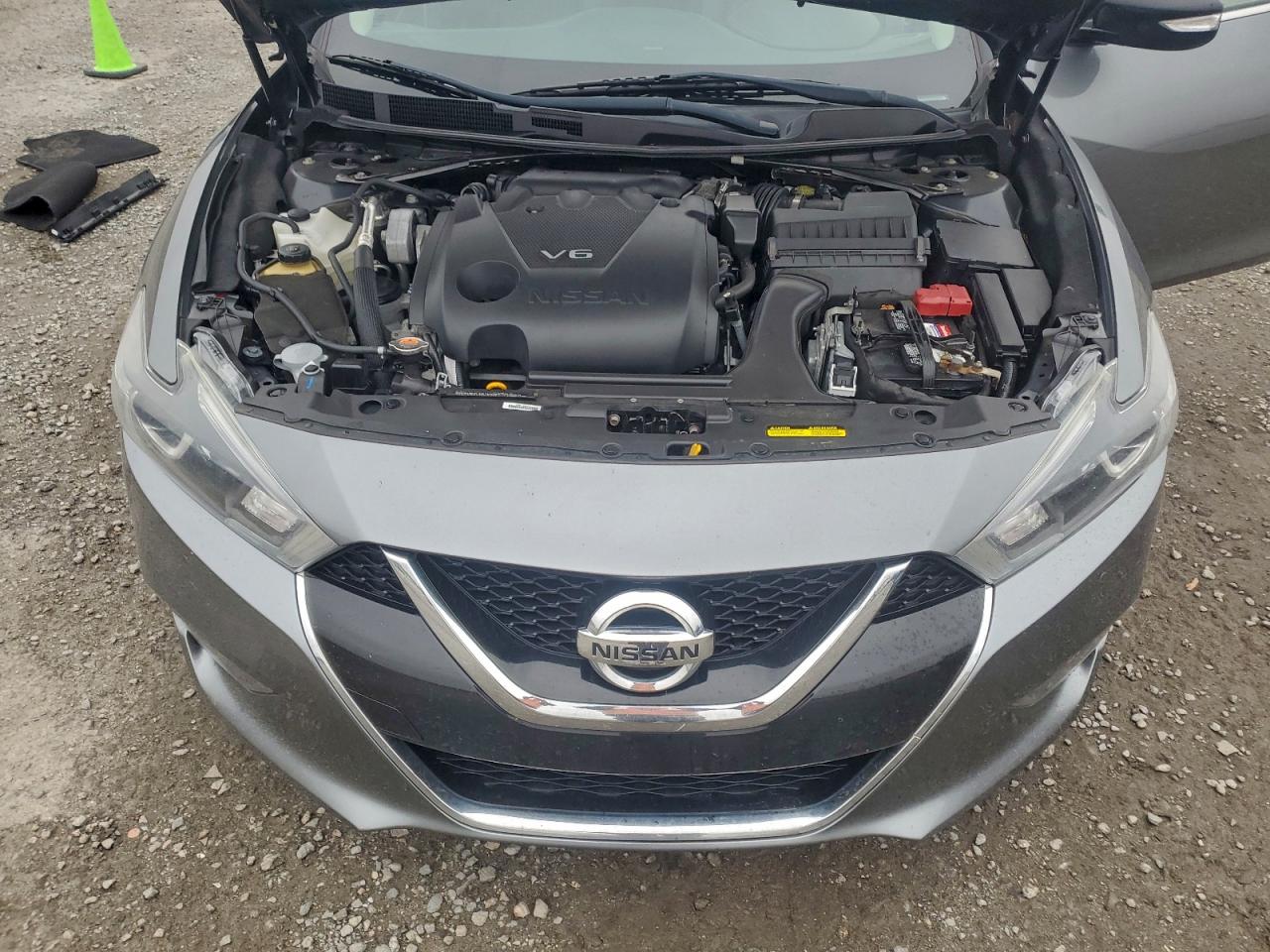 Nissan Maxima 3.5s Image 6