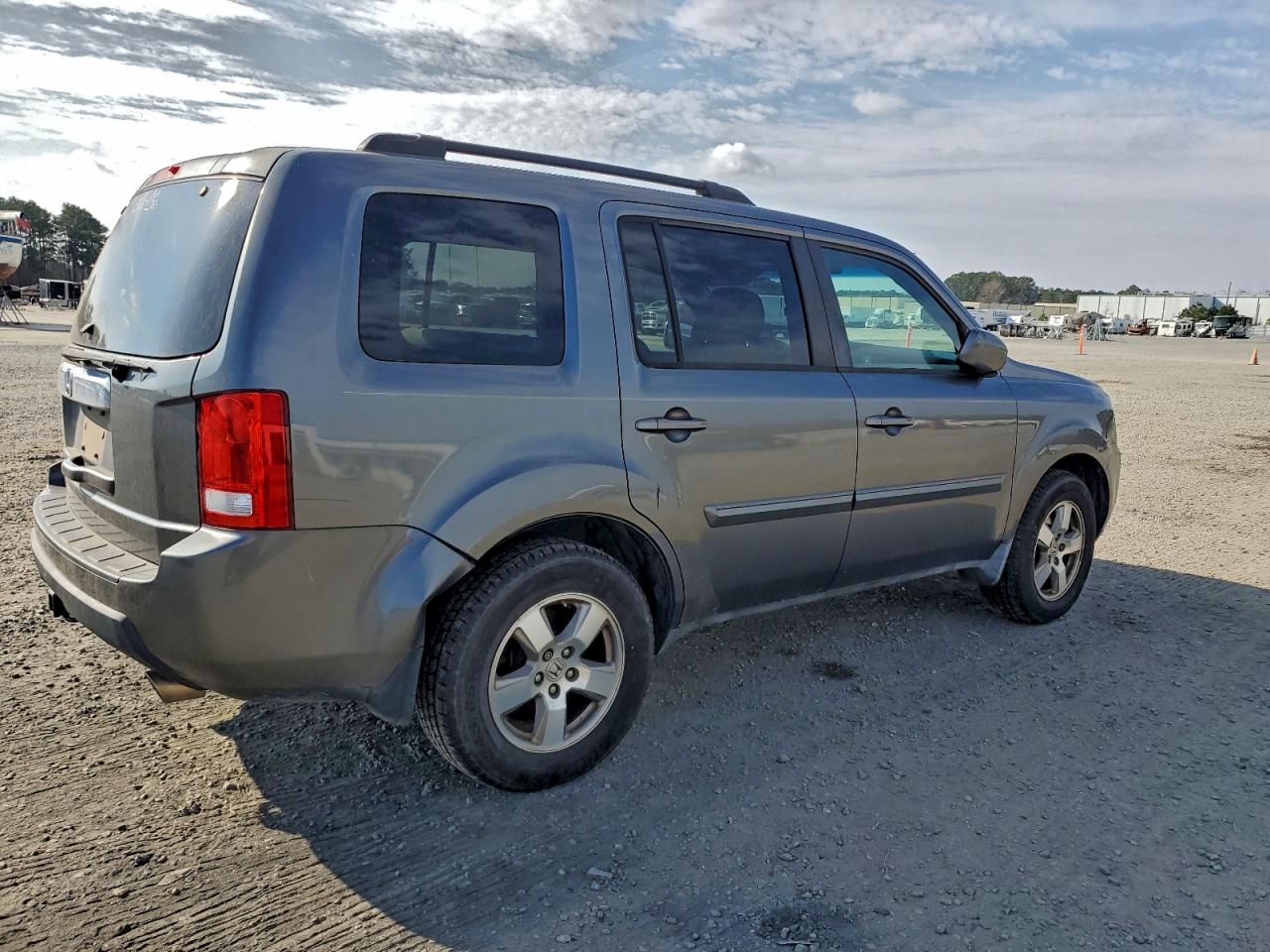 Honda Pilot Ex Image 2