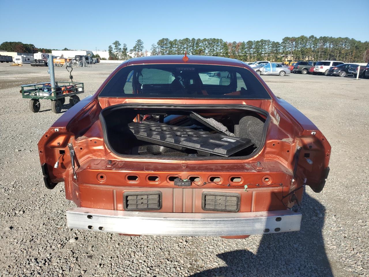 Dodge Challenger R/t Scat Pack Image 3