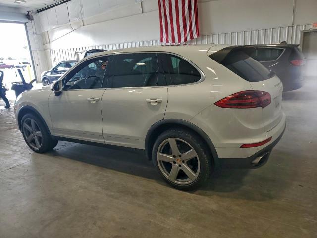 Porsche Cayenne Image 4