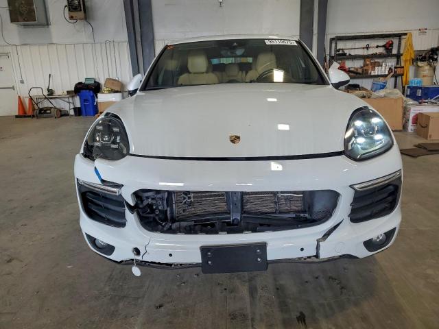 Porsche Cayenne Image 7