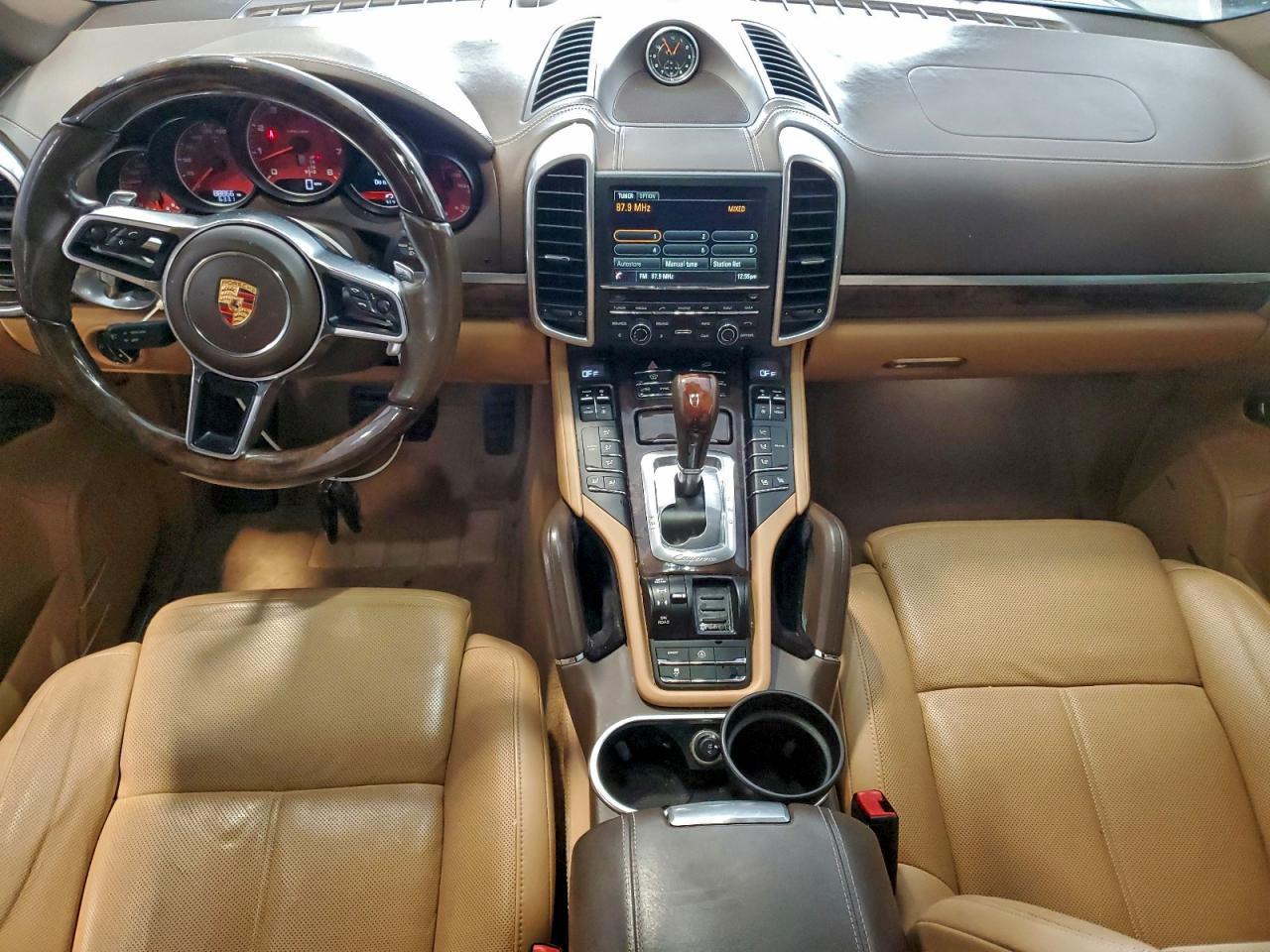 Porsche Cayenne Image 8