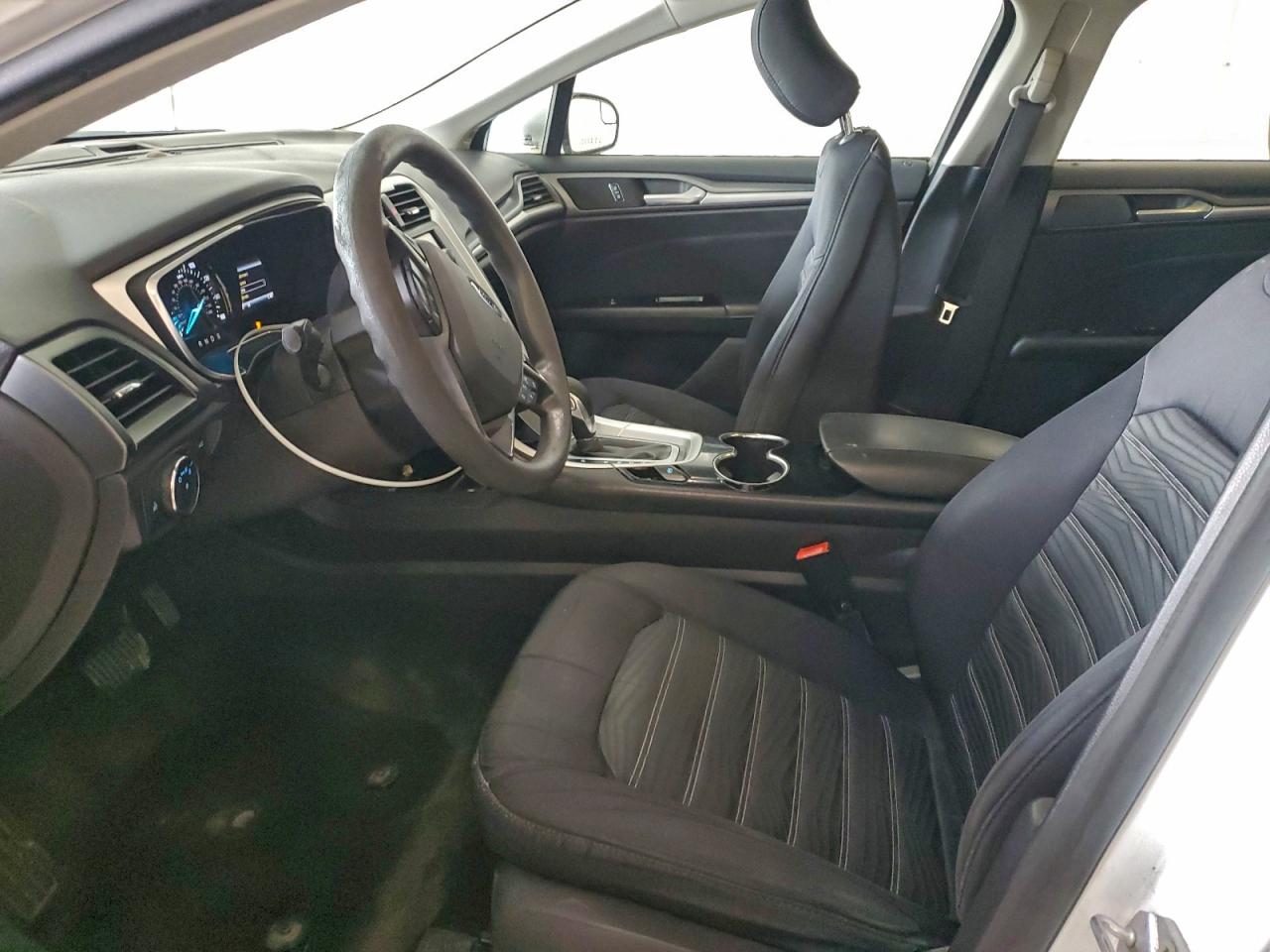 Ford Fusion Se Image 6