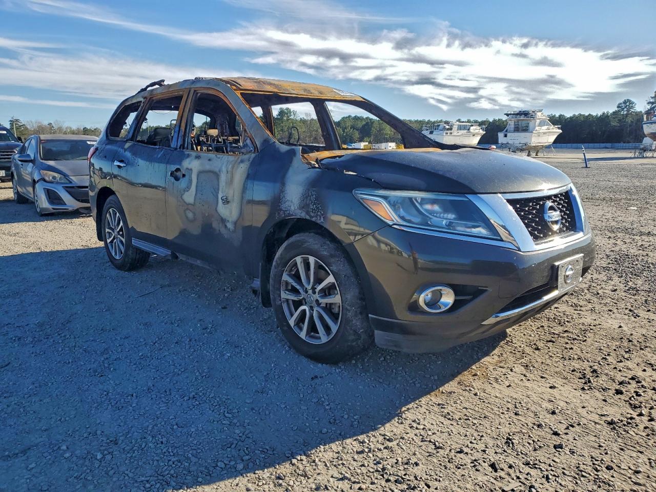 Nissan Pathfinder S Image 10
