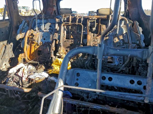 Nissan Pathfinder S Image 9