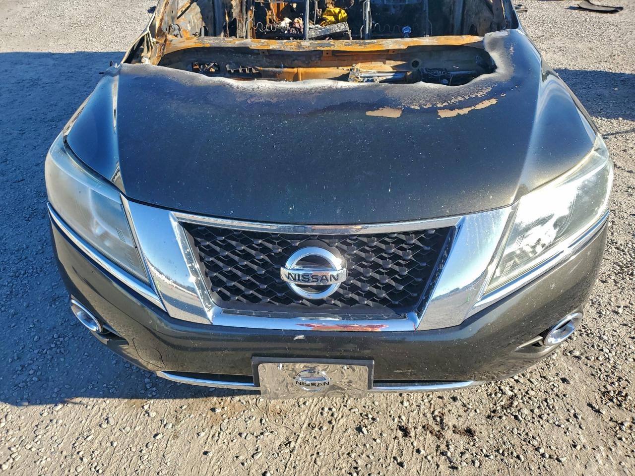 Nissan Pathfinder S Image 12