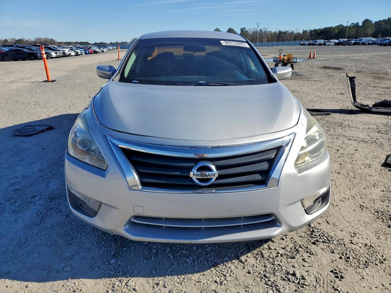 Nissan Altima 2.5 Image 2
